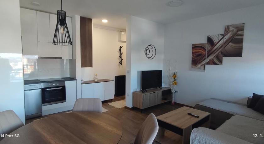 Sunshine III Apartment