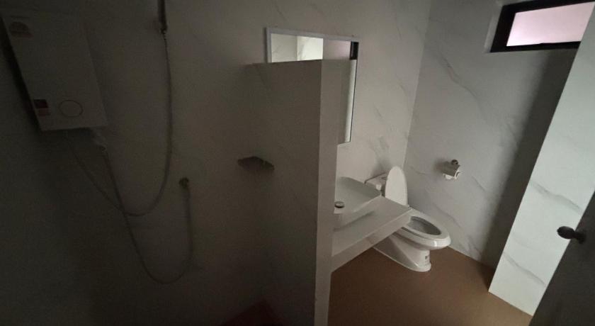 Image of Deluxe King Room 16