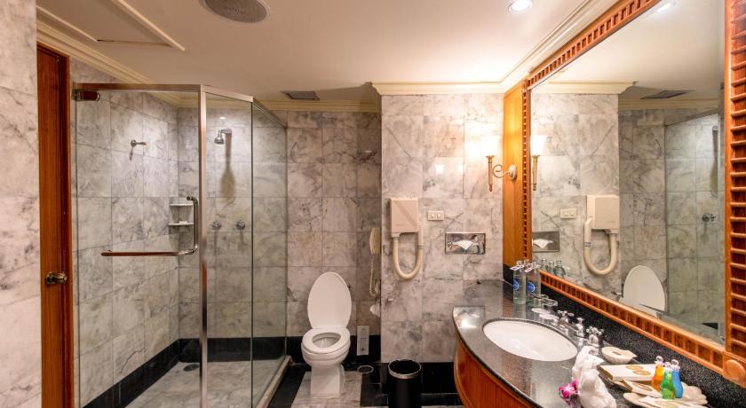 รูปของTwo-Bedroom Queen Suite with River View 8