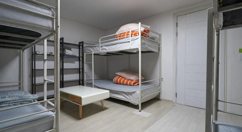 首尔 Jinho's Guest House 住宿 泳池