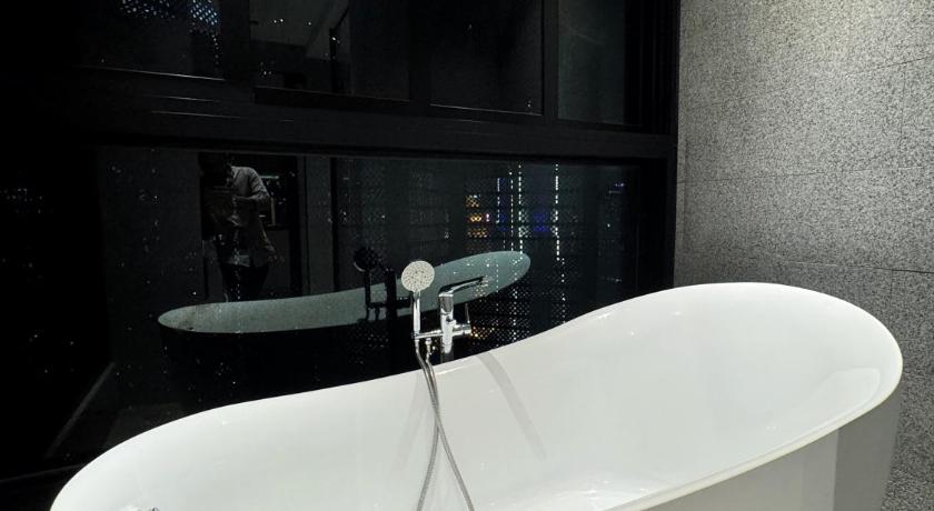 Scarletz Suites KLCC by North - image 5