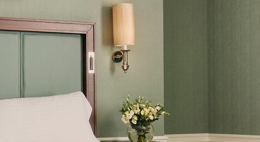 Image of Courtyard Deluxe Room 3