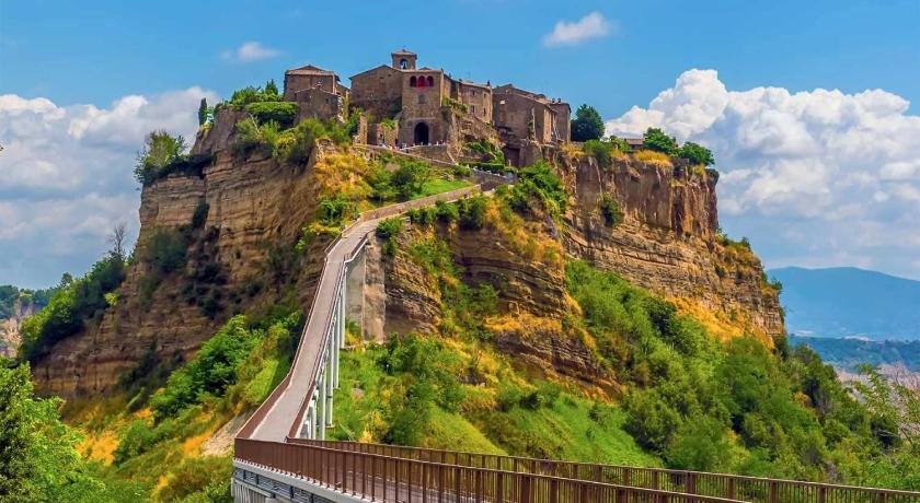 Luce su Civita
