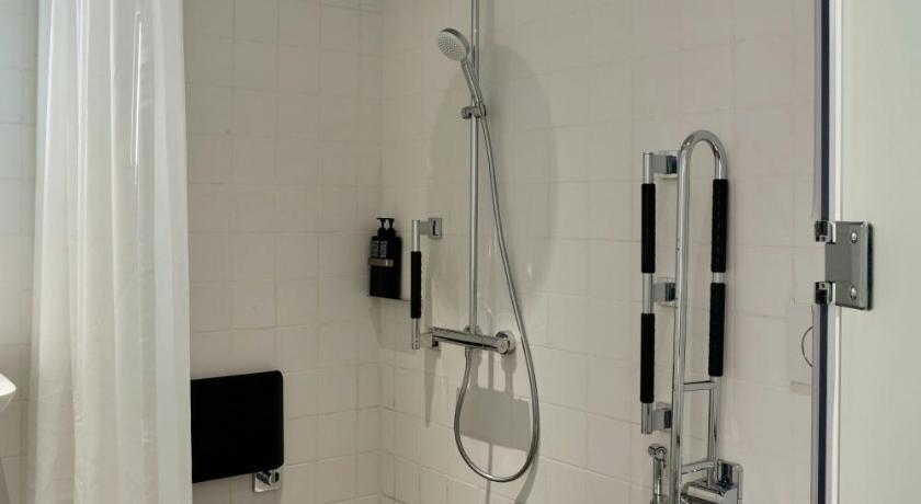 Image of Guest Room, Accessible Guest Room, 1 King 2