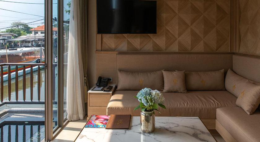 Image of King Whirlpool Villa 1