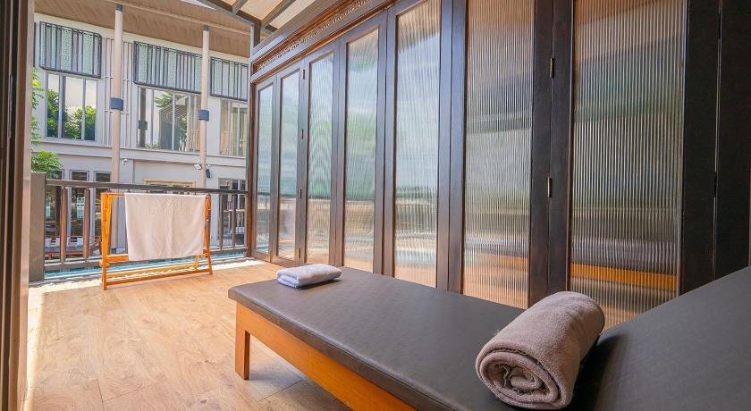 Image of Pool Suite 16