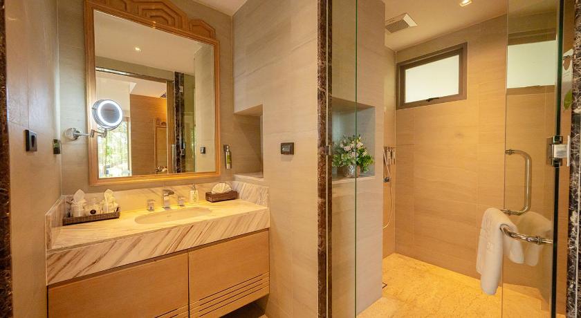 Image of Pool Suite 2