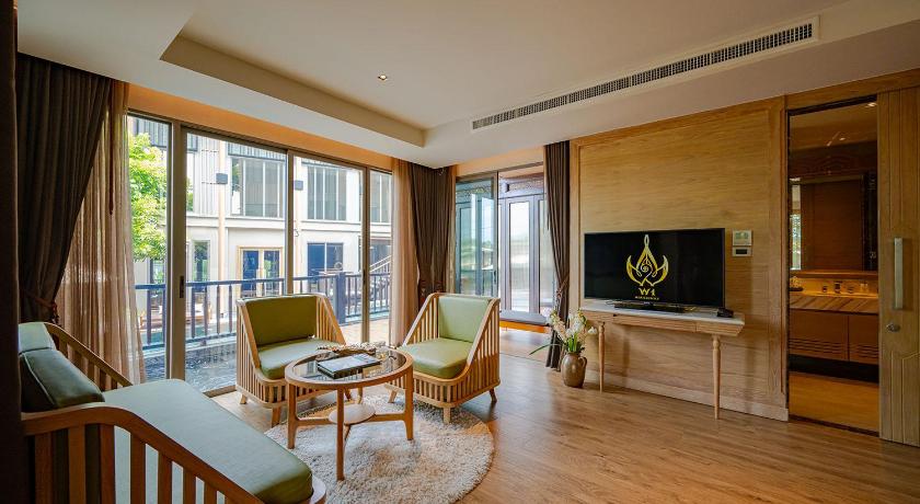 Image of Pool Suite 3