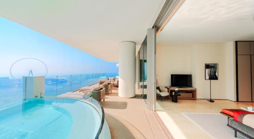 FIVE LUXE - image 14