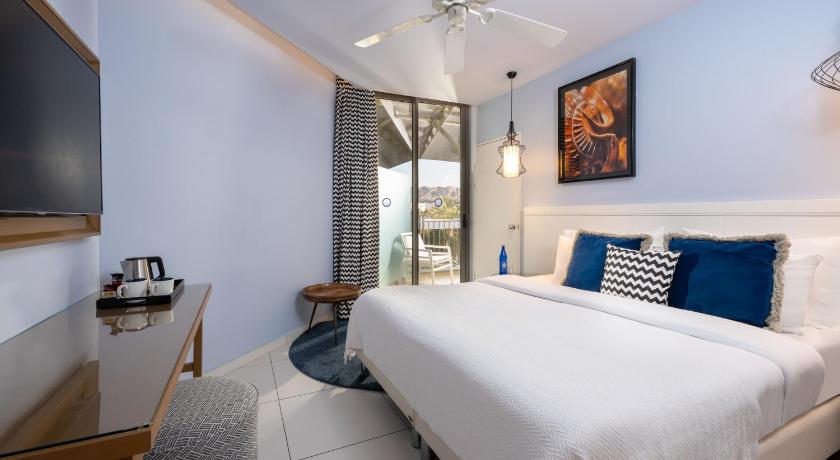 Image of Family Pool-View Room 0
