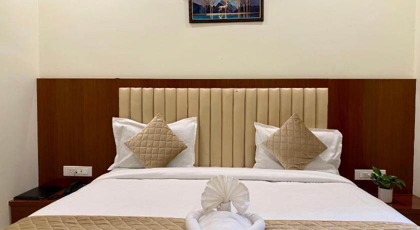 New Crown Plaza - image 16