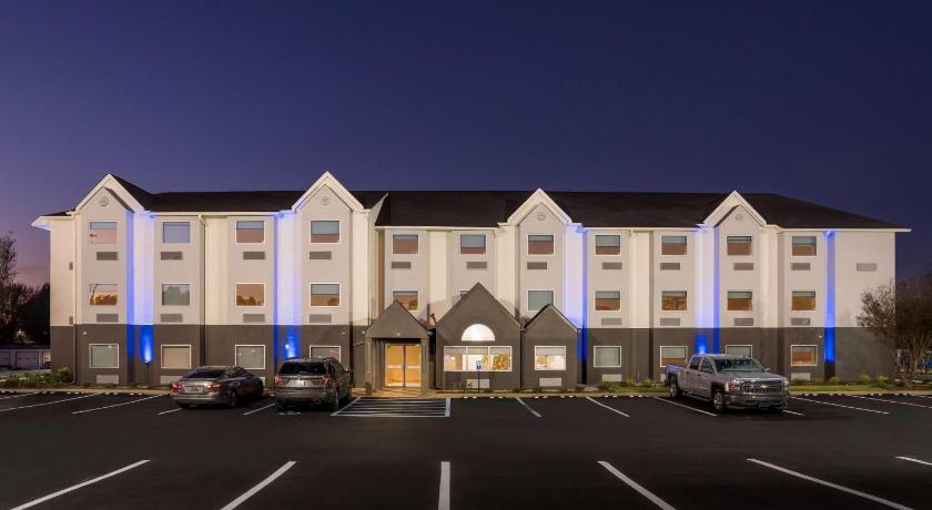 브랜던 (MS) Days Inn & Suites by Wyndham Brandon Amphitheater 2성급 숙소 객실