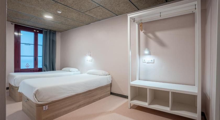 Saját szoba 2 külön ággyal (Private Twin Room) fotója 0