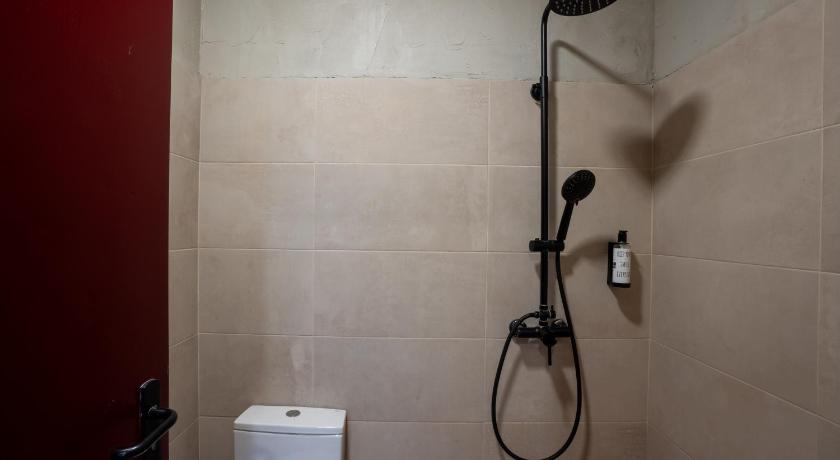 Saját szoba 2 külön ággyal (Private Twin Room) fotója 6