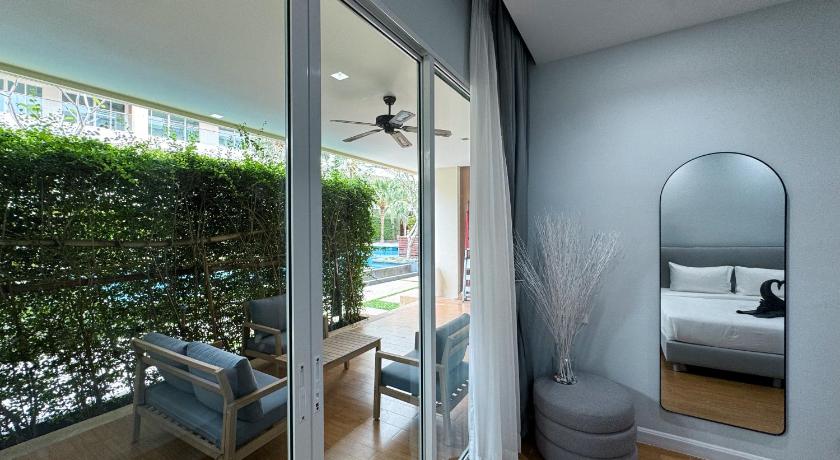 Image of Two-Bedroom Apartment with Pool View 7