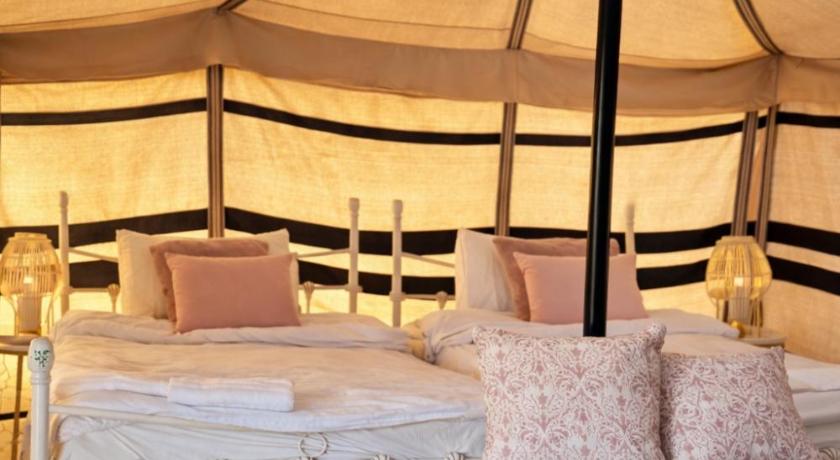 Image of Superior Deluxe Double or Twin Room 3