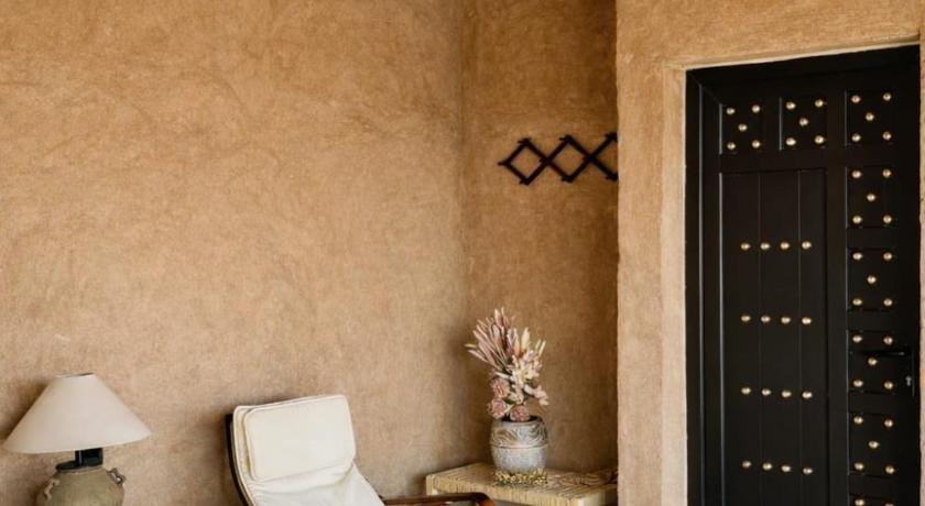 Image of Deluxe Double Room with Bath 6