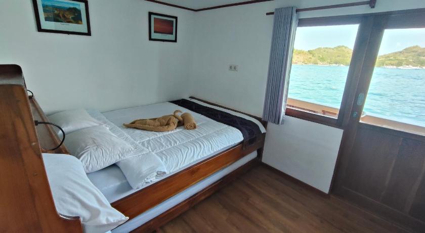 Tampilan 2 days 1 night sharing trip komodo