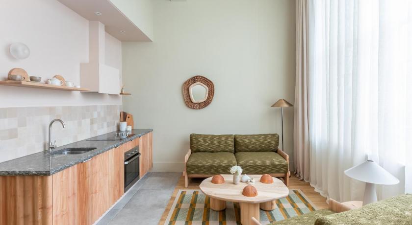 Image of 8 - Signature One Bedroom Suite 5