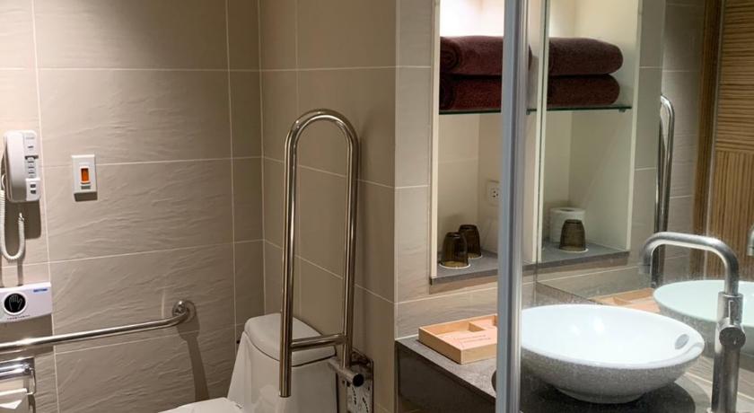 Image of Accessible Room 2