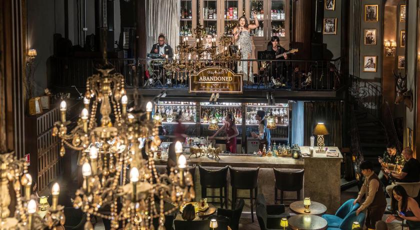 バンコク The Coach Hotel Sukhumvit 4つ星 ホテル レストラン