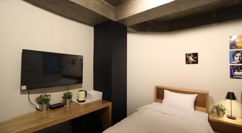 Image of Family Room 4