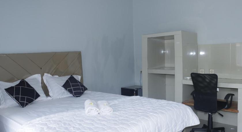 Image of Deluxe Double Room with Balcony 8