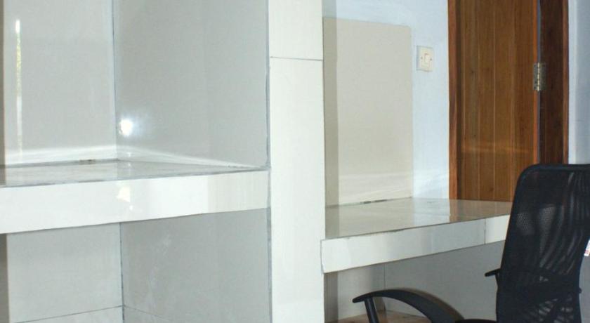 Image of Deluxe Double Room with Balcony 13
