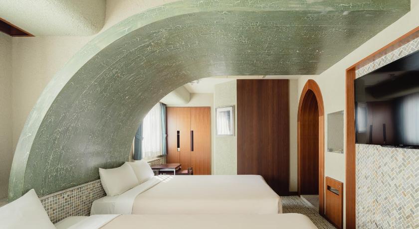 Image of Superior Twin Room with Jacuzzi Bath 0