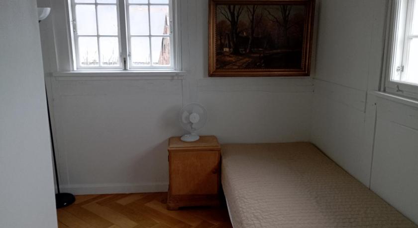 Image of Single Room with Private Bathroom 1