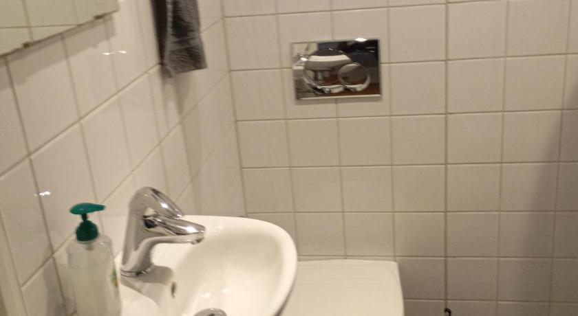 Image of Single Room with Private Bathroom 2