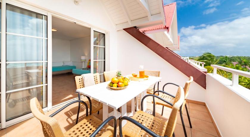 Image of Two-Bedroom Apartment with Air Conditioning and Terrace (6 People) - Sea View - Quartier Premium 1