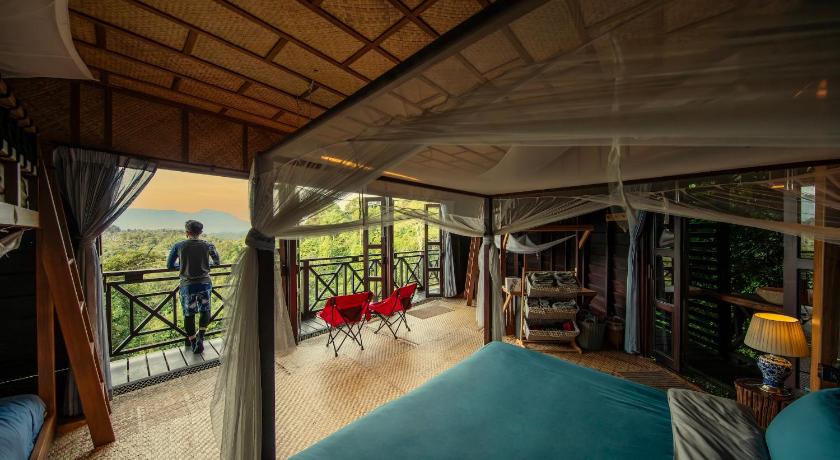 Image of Family Suite with Balcony 1