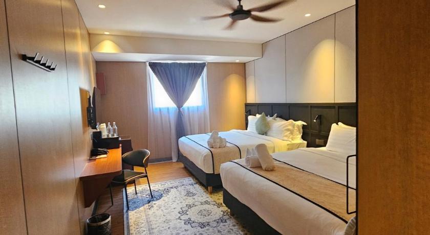 Carnarvon Suites - image 44