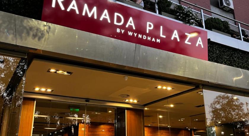 トゥクマン Ramada Plaza by Wyndham Tucuman 3つ星 ホテル プール