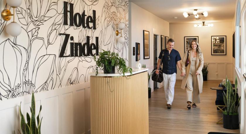 샌디에이고 / 샌디에고 (CA) Hotel Zindel 숙소 외관