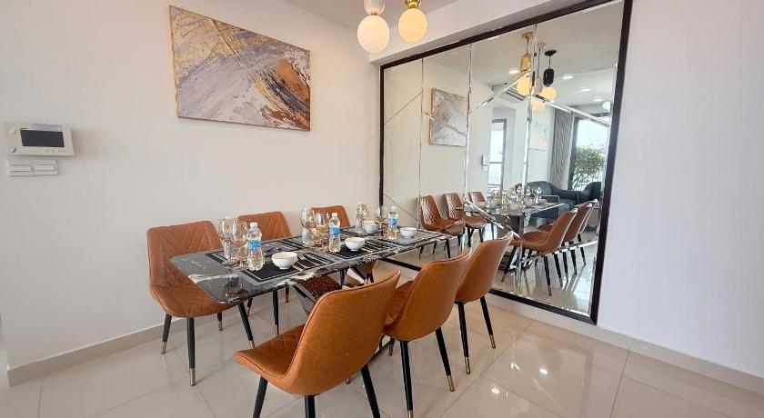 Ho Chi Minh City ZO APARTMENT RIVER GATE - Free Pool 4-Star Guesthouse view