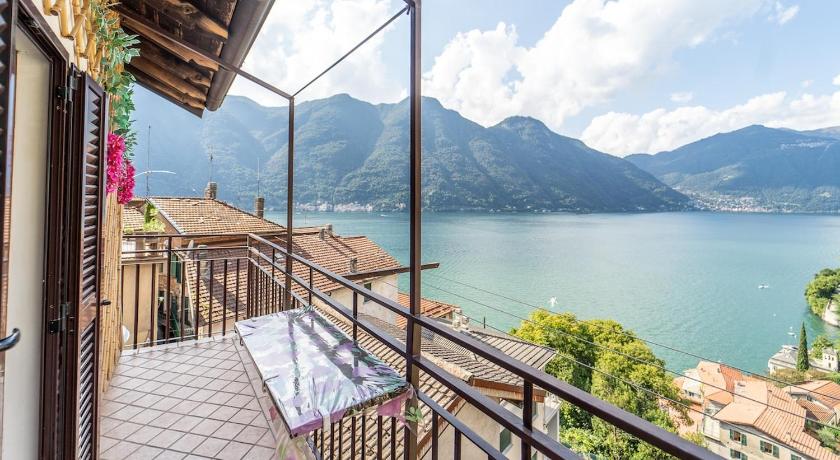 Apartment on the waterfall with a view and Wifi