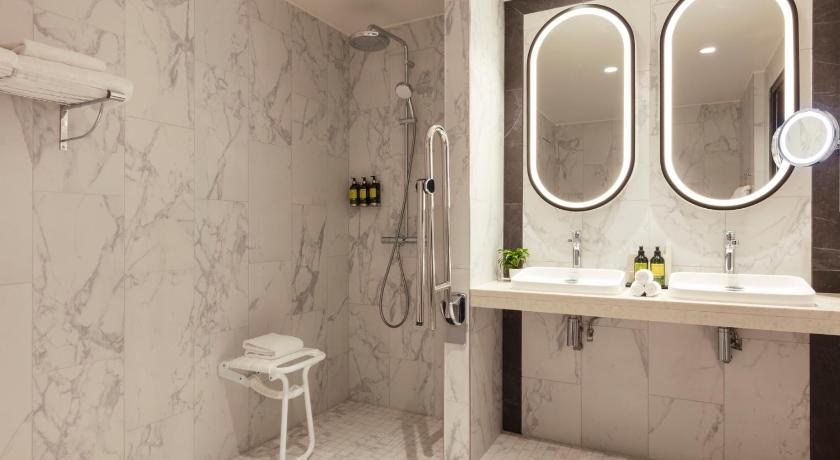 Image of Deluxe Room 13
