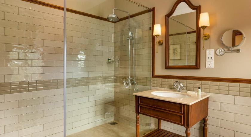 Image of Deluxe Double or Twin Room 12