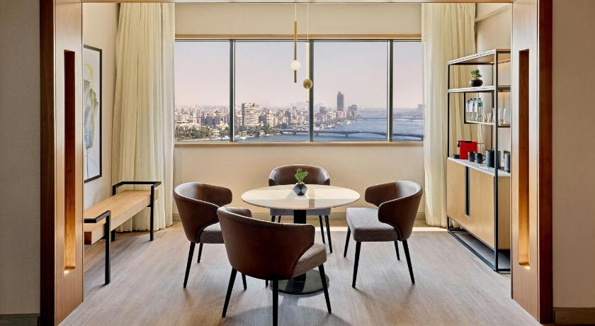 Image of Sky Suite, 2 Bedroom Suite, Bedroom 1: 1 King, Bedroom 2: 2 Double, Nile, Skyline view 3