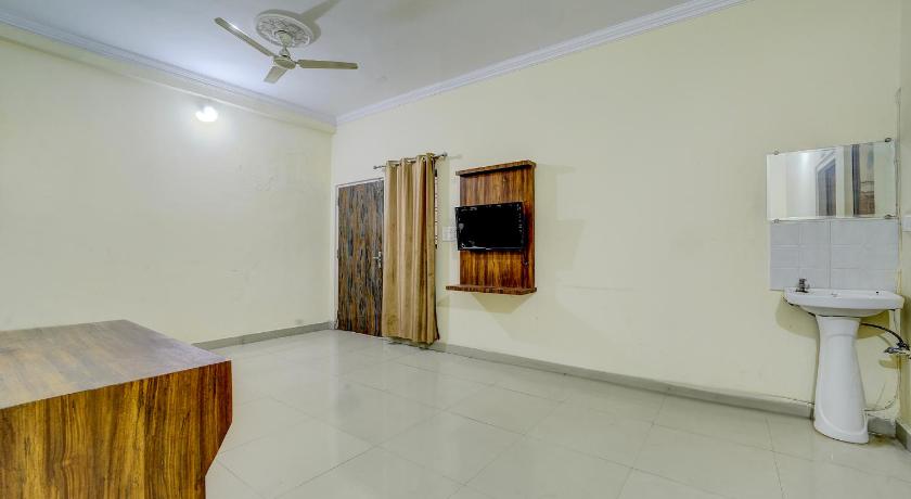 FabHotel Yash Stay Inn - image 7