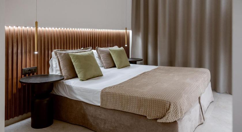 Image of Junior Suite with Garden View 16