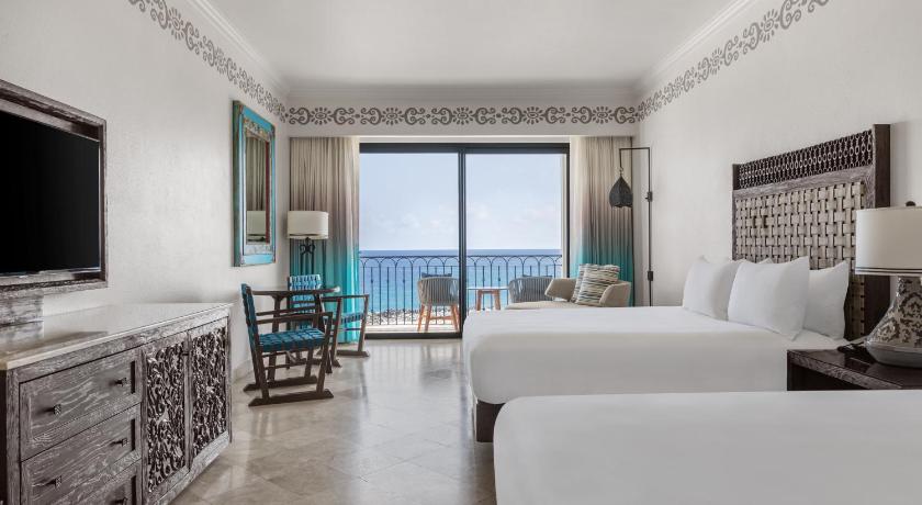 Image of Deluxe 2 Queen Beds Oceanview Balcony 0