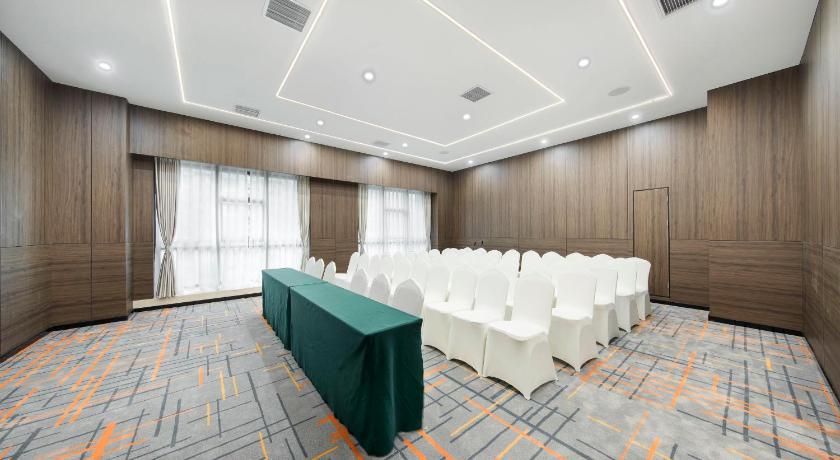Holiday Inn Express Chongqing Guanyinqiao By IHG - image 36
