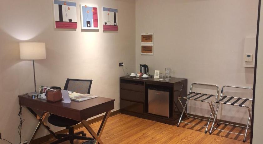 Image of Junior Suite 8