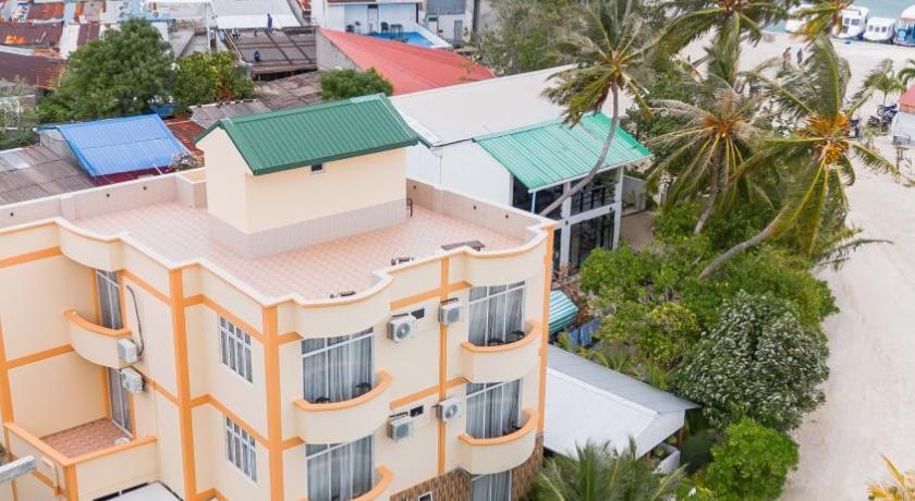 IRIS Beach Residence - image 2