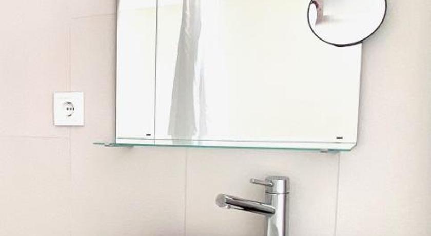 奥尔良 Zenit Budget Basicinn B&B Olhao ext prive bathroom 酒店 外观