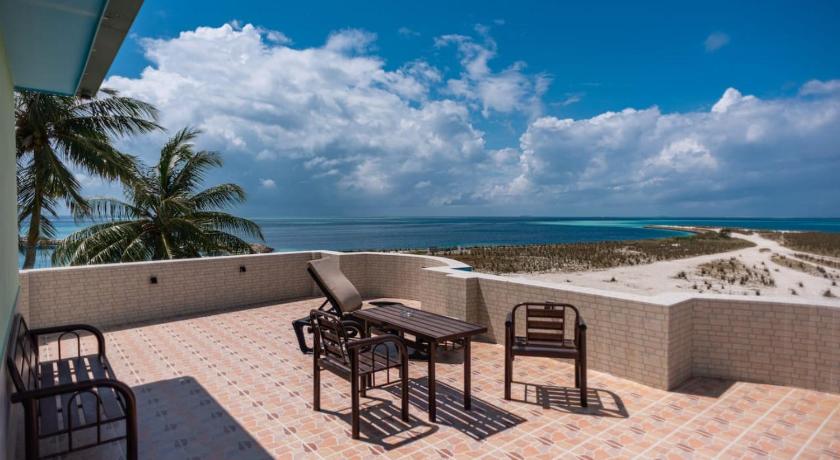 IRIS Beach Residence - image 3