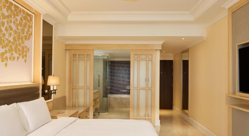 Image of Dusit Club Room with King Bed 9